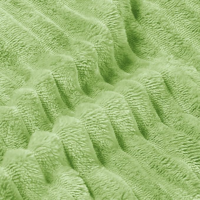 BEDELITE Ribbed Jacquard Green Fleece Twin Blanket - Image 5