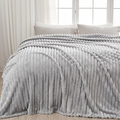 NEWCOSPLAY Fleece Ribbed Cozy Throw Blanket - Image 9