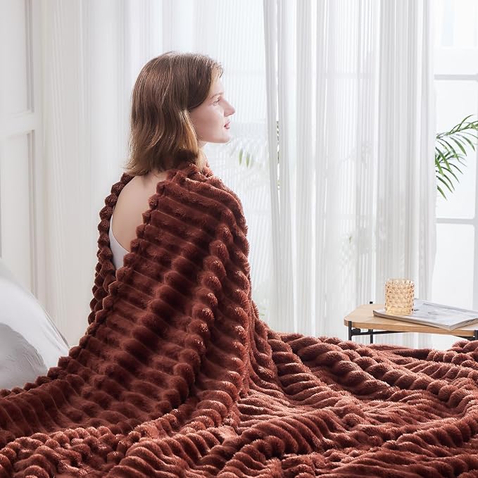 NEWCOSPLAY Fleece Ribbed Cozy Twin Blanket - Image 7