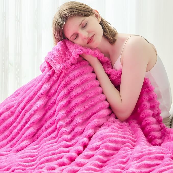 NEWCOSPLAY Fleece Ribbed Cozy King Blanket - Image 7