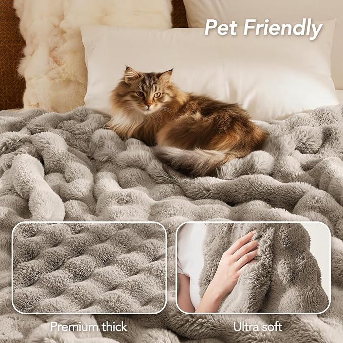 L'AGRATY Faux Rabbit Fur Throw Blanket - Image 7