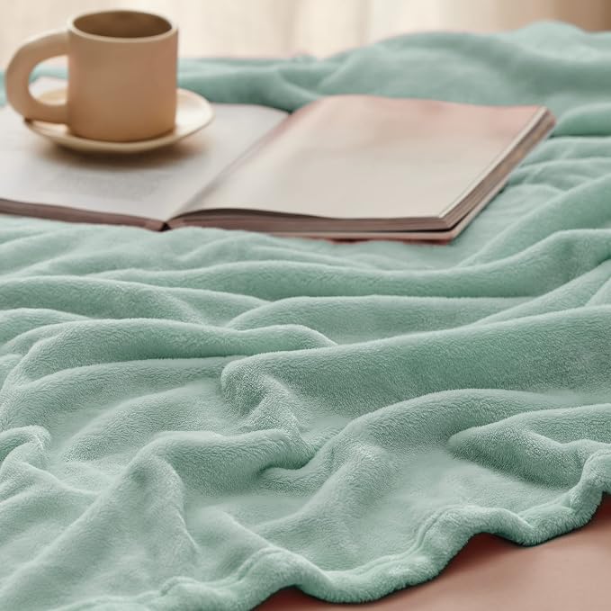 Bedsure GentleSoft Sage Green Fleece Blankets Queen Size - Image 4