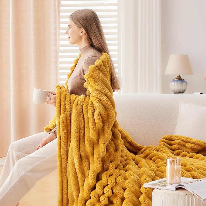 NEWCOSPLAY Fleece Ribbed Cozy King Blanket - Image 6