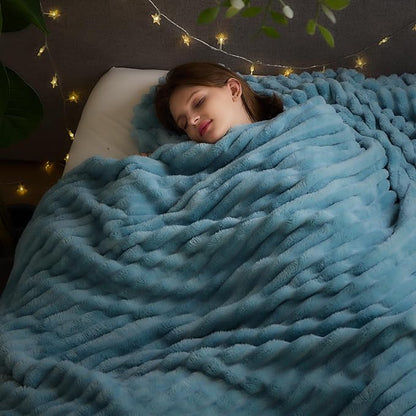 NEWCOSPLAY Fleece Ribbed Cozy Queen Blanket - Image 2