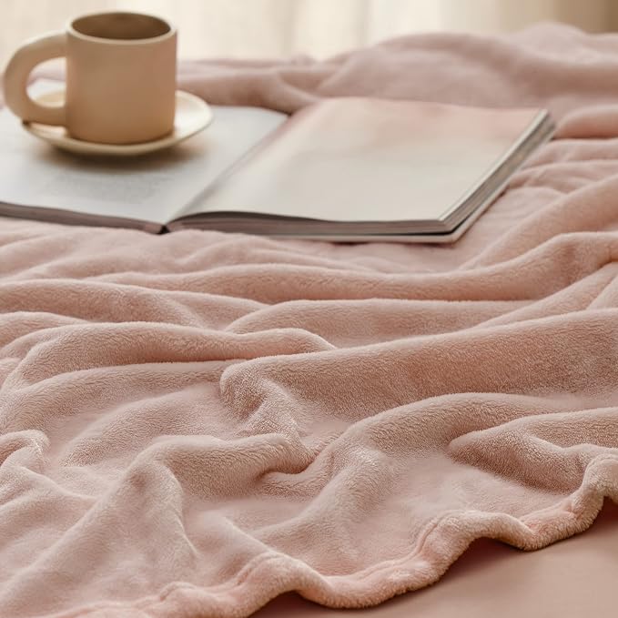 Bedsure GentleSoft Fleece Blankets Queen Size Dusty Pink - Image 4
