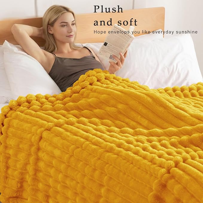 Exclusivo Mezcla Striped Queen Size Fleece Blanket - Image 2