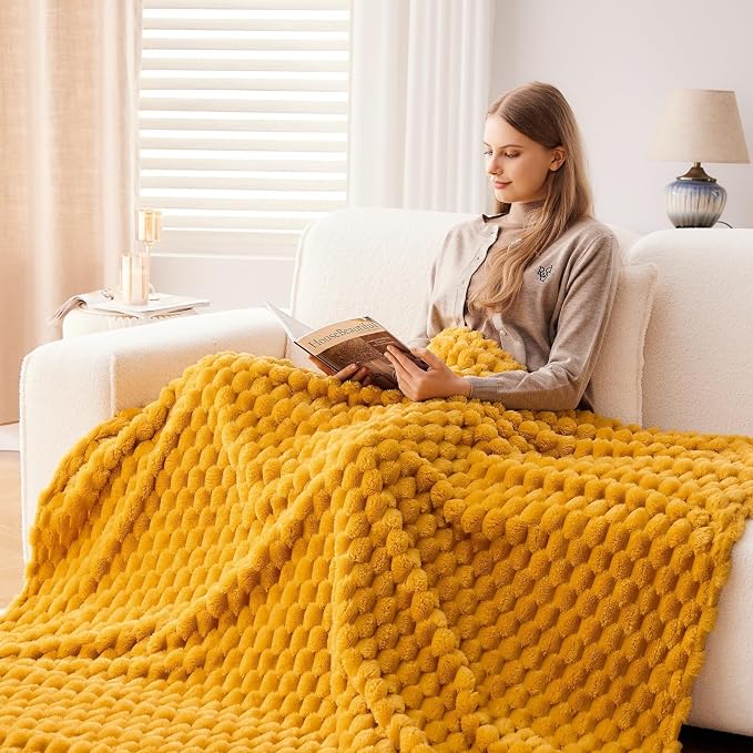 NEWCOSPLAY Fleece Clouds Cozy Queen Blanket - Image 4