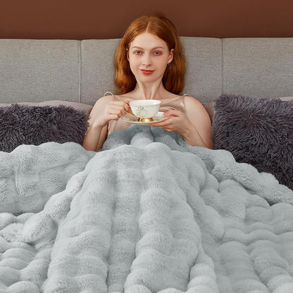 Luxury 1000GSM Faux Rabbit Fur Throw Blanket, Super Heavy Warm Cozy Grey - Image 8