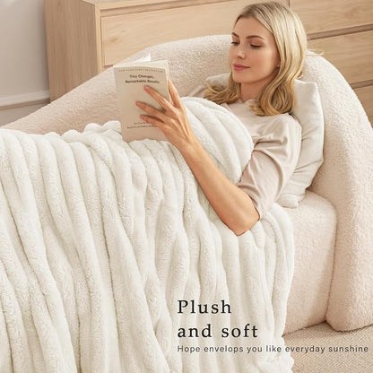 Exclusivo Mezcla Striped Queen Size Fleece Blanket - Image 2