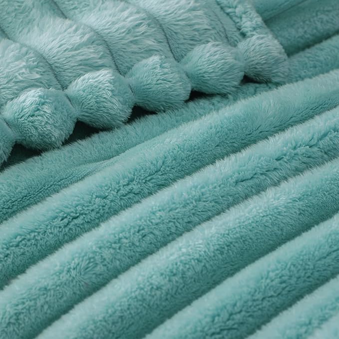 Exclusivo Mezcla Striped Queen Size Fleece Blanket - Image 4