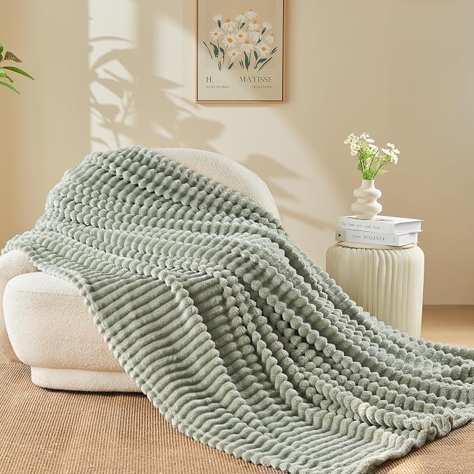 NEWCOSPLAY Fleece Ribbed Cozy Twin Blanket - Image 7