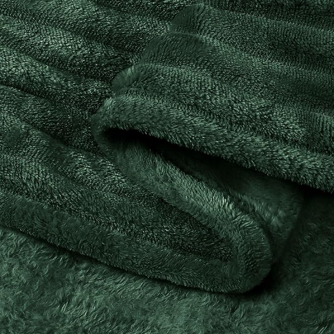 BEDELITE 3D Ribbed Emerald Green Fleece Twin Blanket - Image 9