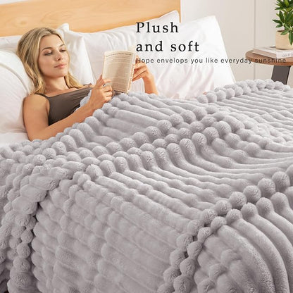 Exclusivo Mezcla Striped California King Size Fleece Blanket - Image 2