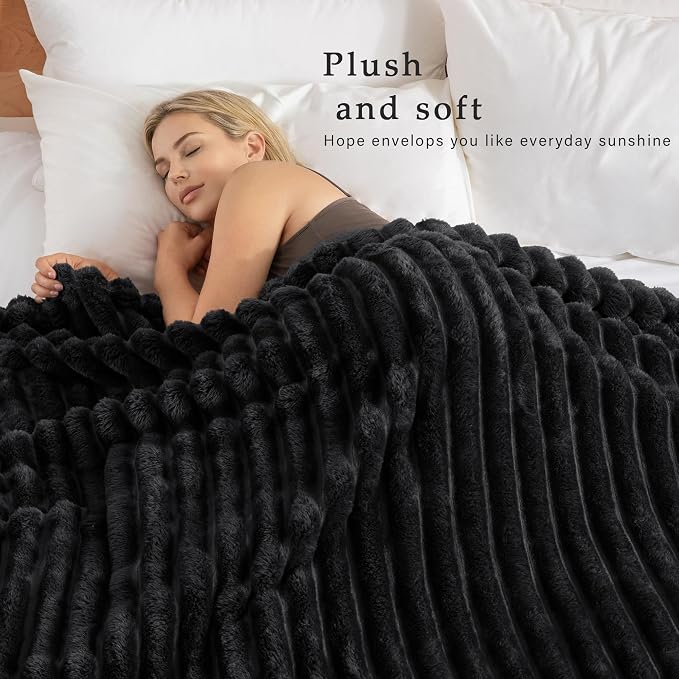 Exclusivo Mezcla Striped Fleece Throw Blanket - Image 2