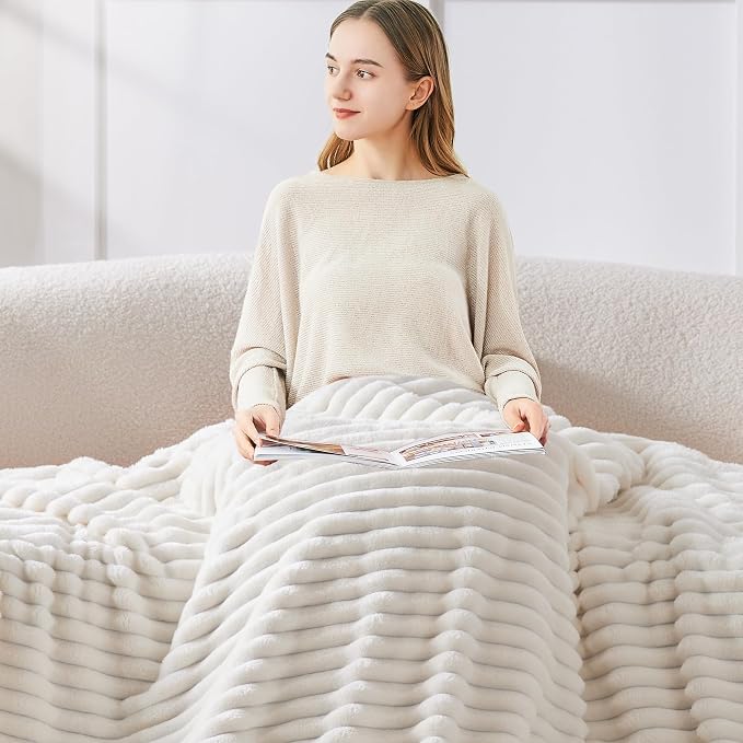 BEDELITE Fleece Throw Blanket for Couch - Image 3