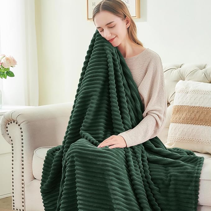 BEDELITE 3D Ribbed Emerald Green Fleece Throw Blanket - Image 4
