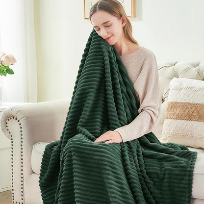 BEDELITE 3D Ribbed Emerald Green Fleece Twin Blanket - Image 4