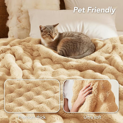 L'AGRATY Faux Rabbit Fur Throw Blanket - Image 6