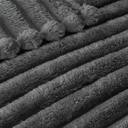 Exclusivo Mezcla Striped Fleece Throw Blanket - Image 4
