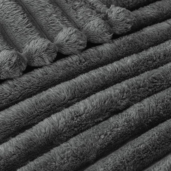 Exclusivo Mezcla Striped Twin Size Fleece Blanket - Image 4
