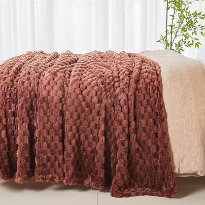 NEWCOSPLAY Fleece Clouds Cozy King Blanket - Image 7
