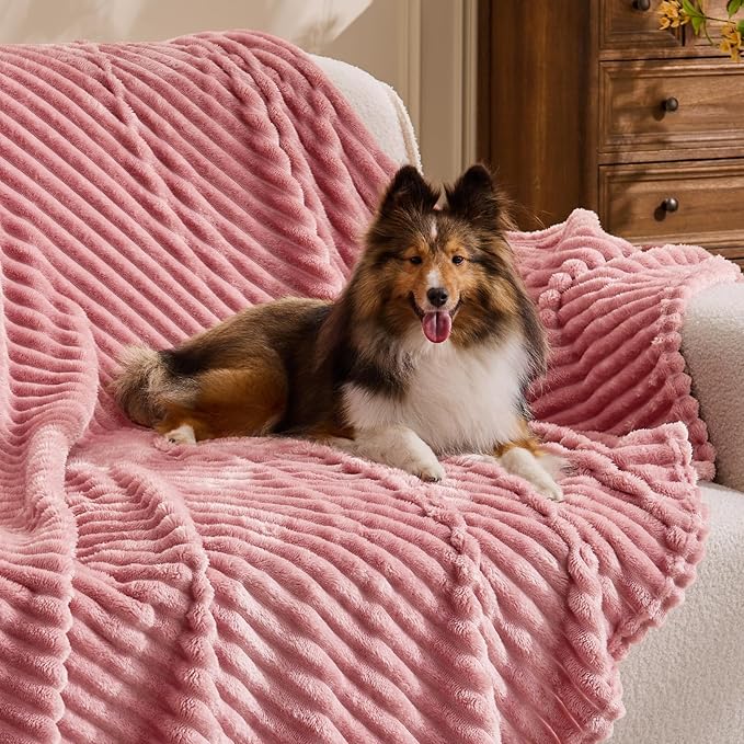 BEDELITE 3D Ribbed Jacquard Pink Fleece Throw Blanket - Image 3