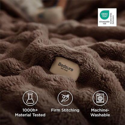 Bedsure 3D Fleece Bubble Blanket - Image 5