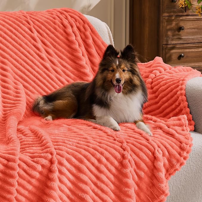 BEDELITE 3D Ribbed Coral Red Fleece Throw Blanket - Image 3