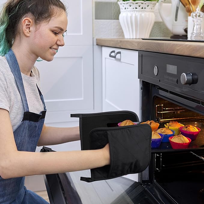 Cotton and Neoprene Oven Pads Pot Holders with Pocket 8"x8.5" Dual-Function Hot Pad Set for Finger Hand Wrist Protection Heat Resistant to 428°F Black