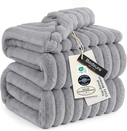 Bedsure Soft Cal Size Blanket for Bed Light Grey 102"x96" | Birthday Gifts for by Unknown