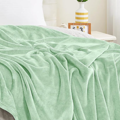 KMUSET Sage Green Fleece Blanket - Image 4