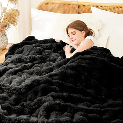 L'AGRATY Faux Rabbit Fur Throw Blanket - Image 6