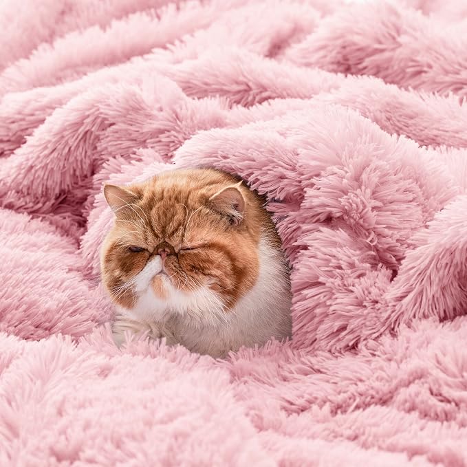 Bedsure GentleSoft Fluffy Pink Throw Blanket, Soft Fuzzy Plush Thick Warm Furry - Image 4