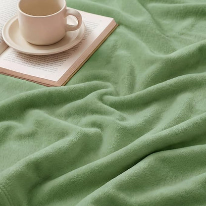 Bedsure GentleSoft Green Throw Blanket - Image 5