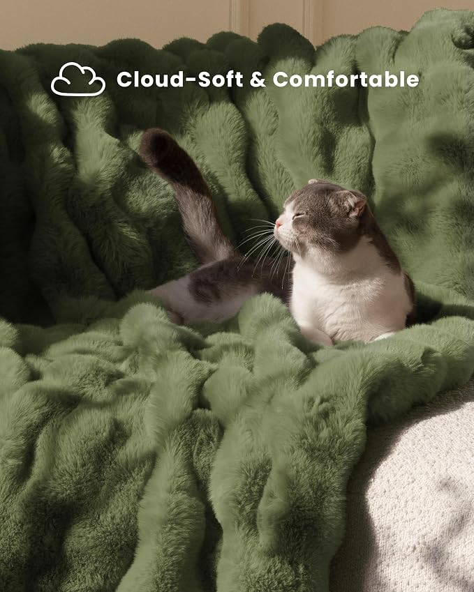 Ultra Soft Cozy Faux Fur Throw Blanket, Fuzzy Plush Thick Bubble Blanket - Image 3