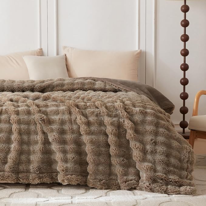 COOVA Faux Fur Throw Blanket for Couch, Cozy Soft and Fuzzy Plush Rabbit Fur - Image 4