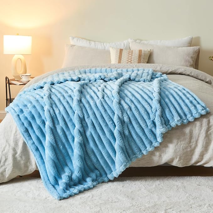 NEWCOSPLAY Fleece Ribbed Cozy Twin Blanket - Image 9