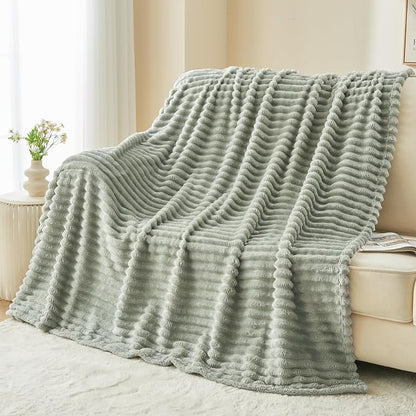 NEWCOSPLAY Fleece Ribbed Cozy King Blanket - Image 2