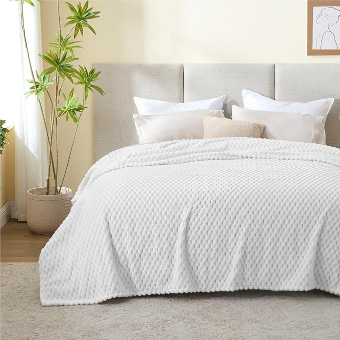 BEDELITE White Queen Blanket for Bed, Soft Cozy Gifts for Women, 90 * 90 | 3D - Image 2