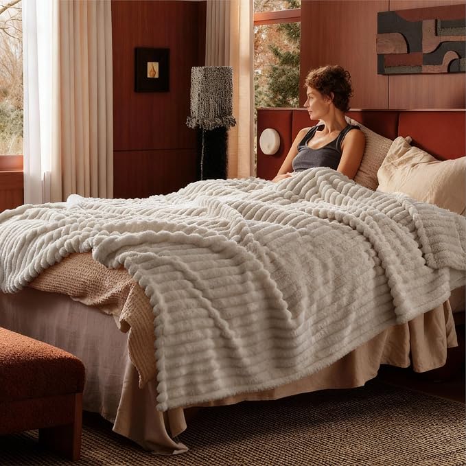 Bedsure Soft Queen Size Blanket - Image 7