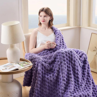NEWCOSPLAY Fleece Clouds Cozy Queen Blanket - Image 4