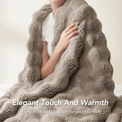 L'AGRATY Faux Rabbit Fur Throw Blanket - Image 7