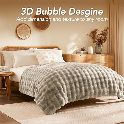 L'AGRATY Faux Rabbit Fur Throw Blanket - Image 3