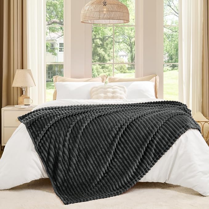 BEDELITE 3D Ribbed Charcoal Grey Fleece Twin Blanket - Image 6