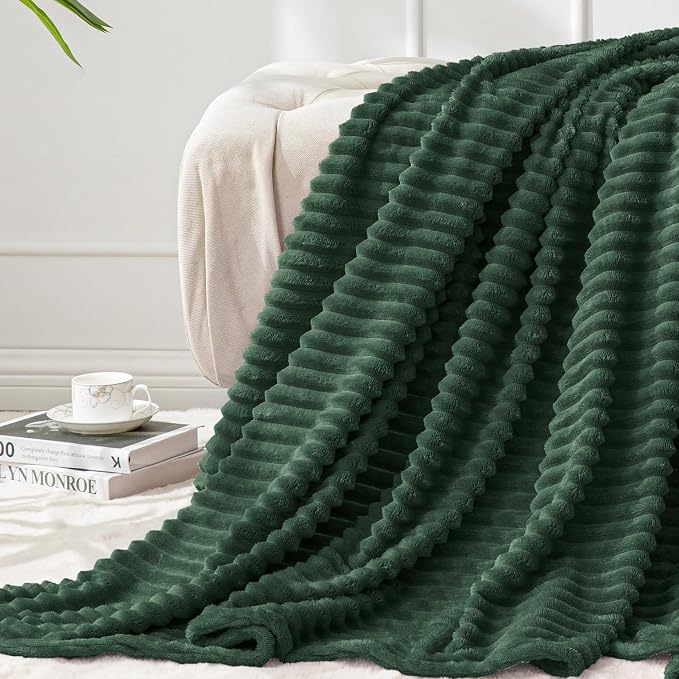 BEDELITE 3D Ribbed Emerald Green Fleece Twin Blanket - Image 7