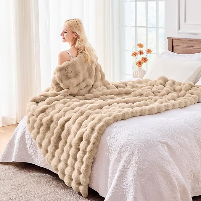 BENVWE Faux Fur Throw Blanket for Couch Bed - Image 4
