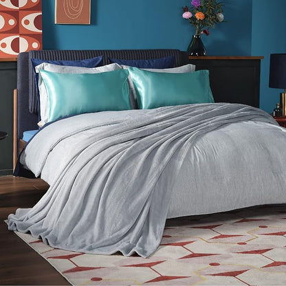 Bedsure GentleSoft Fleece Blankets Queen Size Light Grey - Image 2