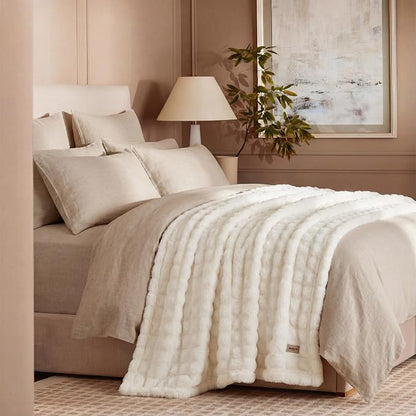 Bedsure 3D Fleece Bubble Blanket - Image 4