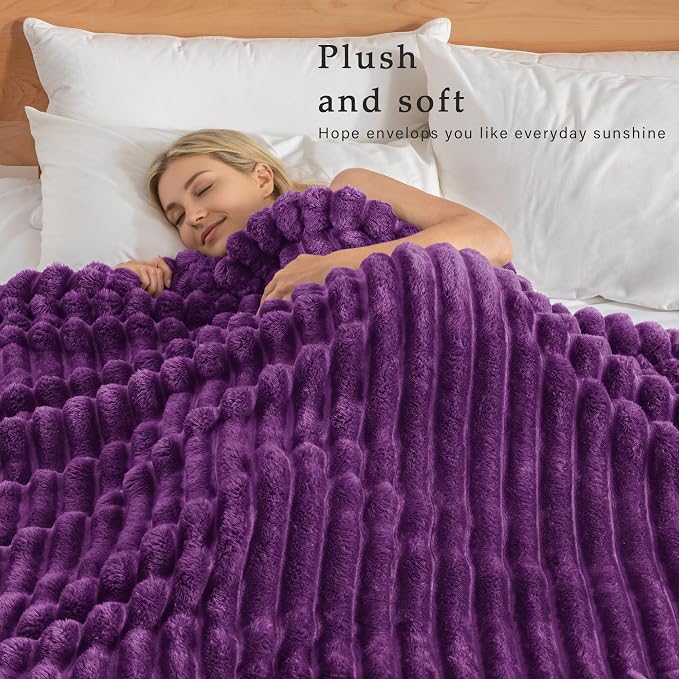 Exclusivo Mezcla Striped Fleece Throw Blanket - Image 2