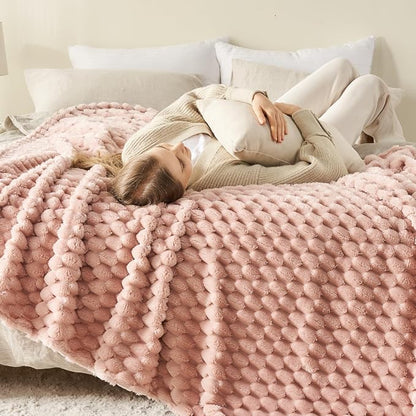 NEWCOSPLAY Fleece Clouds Cozy King Blanket - Image 3
